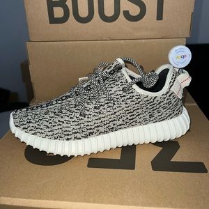 Yeezy Boost 350 Turtle doves
